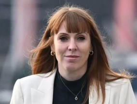 安吉拉·雷纳(Angela Rayner)被指控违反了捐款人资助的纽约假日规定