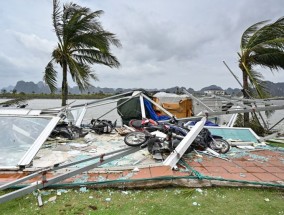 超强台风八城引发越南山体滑坡，造成9人死亡