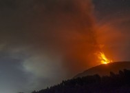 火山爆发导致欧洲主要机场关闭，给度假者带来新的打击