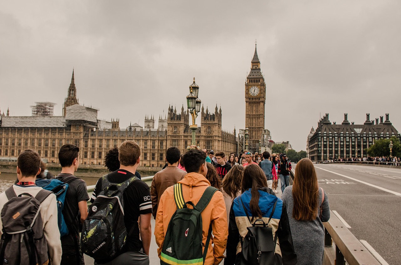 特朗普称可能对英国征收关税，英首相：不会在美欧之间选边站